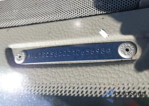 2002 Volvo V70 Xc from USA, damaged, VIN YV1SZ58D221065698